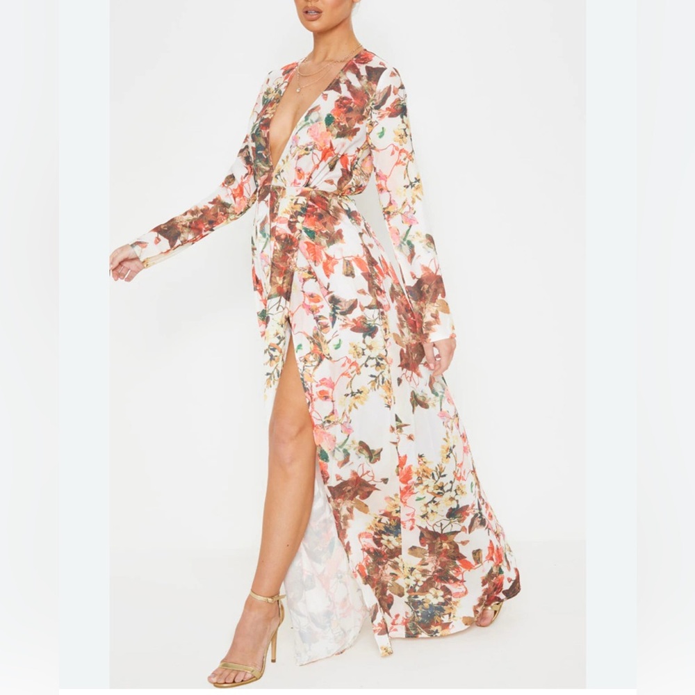PrettyLittleThing Floral Print Plunge Long Sleeves Maxi Floral Dress 6UK 2 US